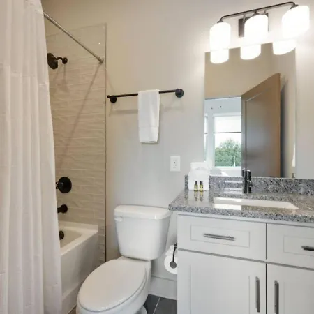 Tennessee Whiskey Townhome 4bd 4.5bth Holiday home