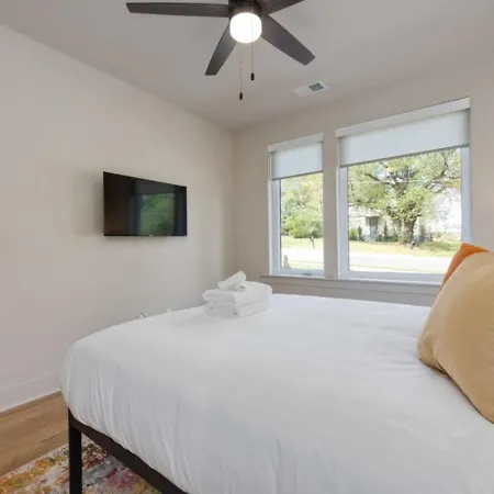 Tennessee Whiskey Townhome 4bd 4.5bth *
