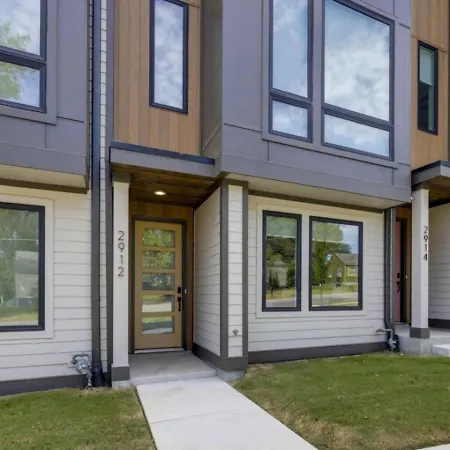 Hey Gorgeous Townhome 4 Bedrooms 4.5 Bathrooms Holiday home Nashville