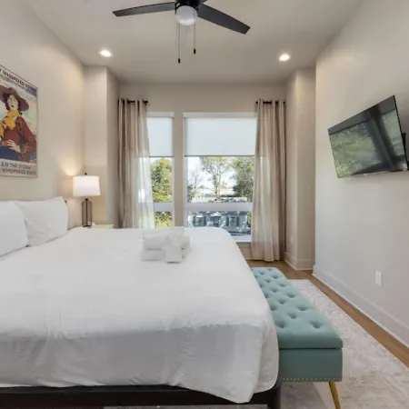 Holiday home Cowgirl Up 4bd 4.5bth Rooftop Views