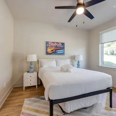Holiday home Cowgirl Up 4bd 4.5bth Rooftop Views *
