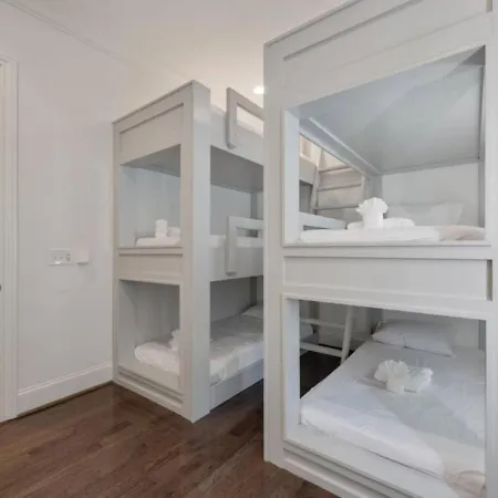 Holiday home Weho Indie 3 Bedroom 3 Bath Just 1.3 Miles To Geodis *