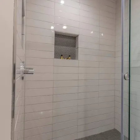 Modern 4 Bedroom 2.5 Bath Gorgeous Getaway