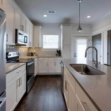 Holiday home Beautiful Townhomes 2 Units With Outdoor Patios *