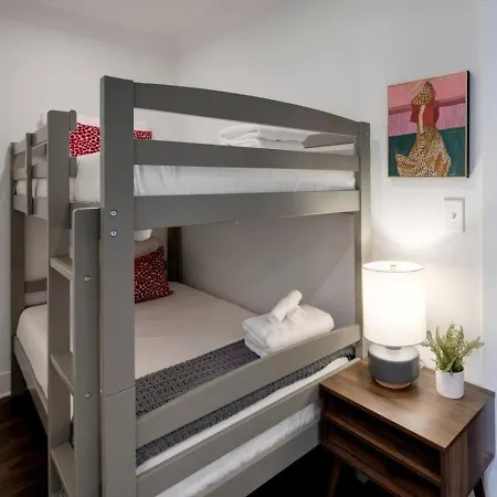 Beautiful Townhomes 2 Units With Outdoor Patios Holiday home *