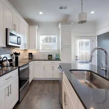 Beautiful Townhomes 2 Units With Outdoor Patios Holiday home Nashville