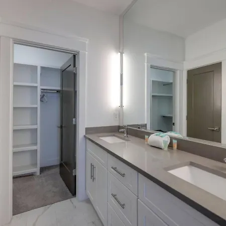 Holiday home Double Townhomes Elegant Design Big Groups Nashville