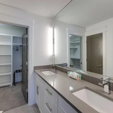 Double Townhomes Elegant Design Big Groups Nashville