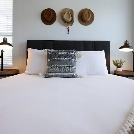 Two Elegant Townhomes Perfect For Large Groups