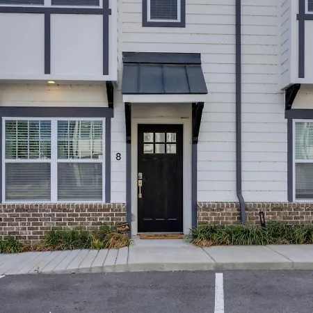 Two Gorgeous Homes Twenty Guests Amazing Location *