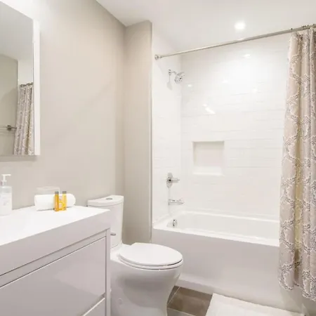 Holiday home Ultra Luxury Minutes To Broadway Comfy Beds