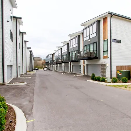 Holiday home Ultra Luxury Minutes To Broadway Comfy Beds *