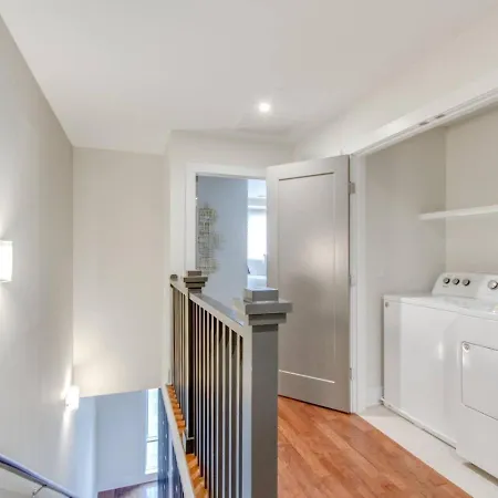 Holiday home Ultra Luxury Minutes To Broadway Comfy Beds *