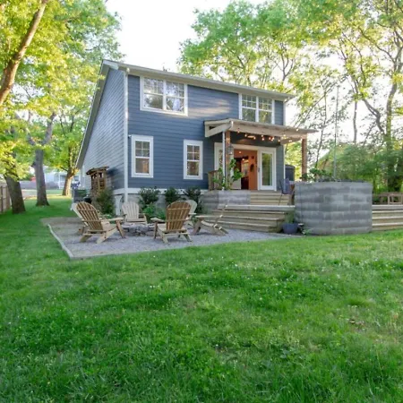Getaway- Relaxing Backyard- Large Patio Holiday home Nashville