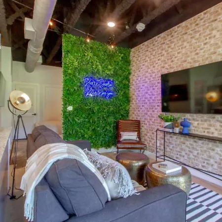 Stylish Haven In South Apartment