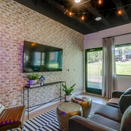 Stylish Haven In South Apartment Nashville
