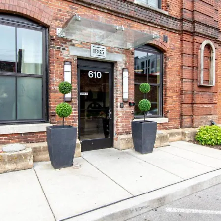 Stylish With Urban Charm Apartment *