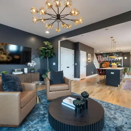 Holiday home Nations Elegance Rooftop And Private Patio *
