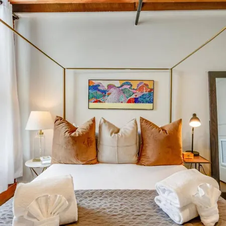 Stylish With Urban Charm Apartment