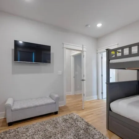 East Bliss Pool And Putt Putt Paradise Nashville