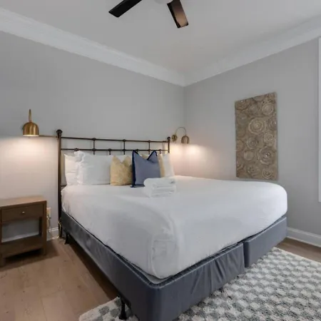 The Americana 4 Bedroom 3.5 Bath Luxury *