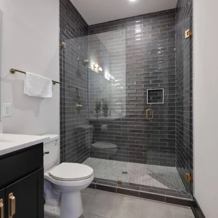 Urban Elegance Rooftop Lounge With Hot Tub Holiday home Nashville
