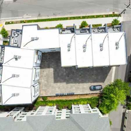 Metro Charm - Rooftop Lounge - Hot Tub *