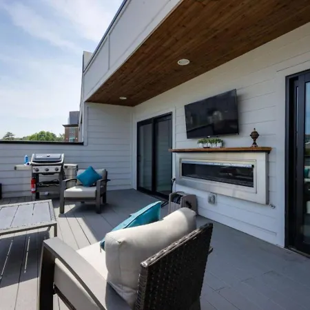 Holiday home Metro Charm - Rooftop Lounge - Hot Tub