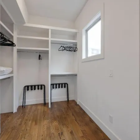 The Ivy 3 Bedroom 2.5 Bath In West End Holiday home Nashville