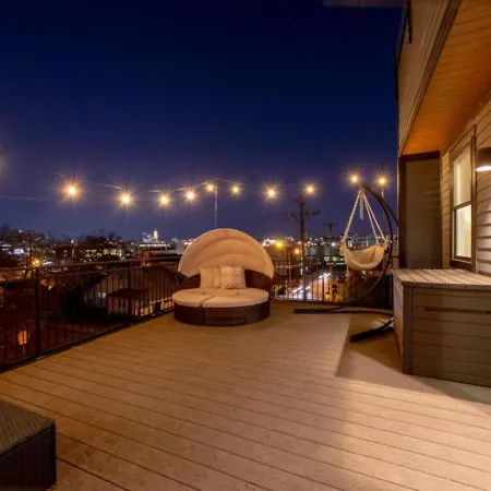Spacious And Modern 2 Rooftops Stage Games And Holiday home Nashville