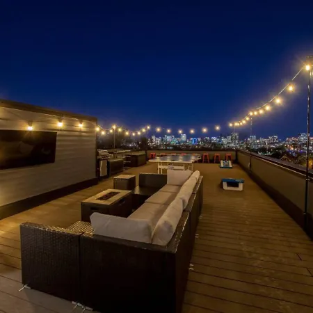 Spacious And Modern 2 Rooftops Stage Games And Holiday home Nashville