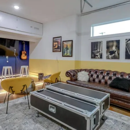 Spacious And Modern 2 Rooftops Stage Games And Holiday home