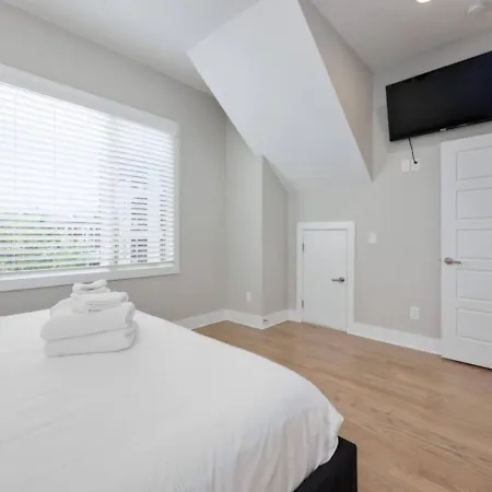 West End Wonder - Rooftop Lounge - Shuffleboard Holiday home