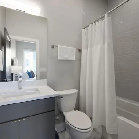 Holiday home Rhythmic Retreat Rooftop Lounge 4 Bedroom 4.5 Bath *