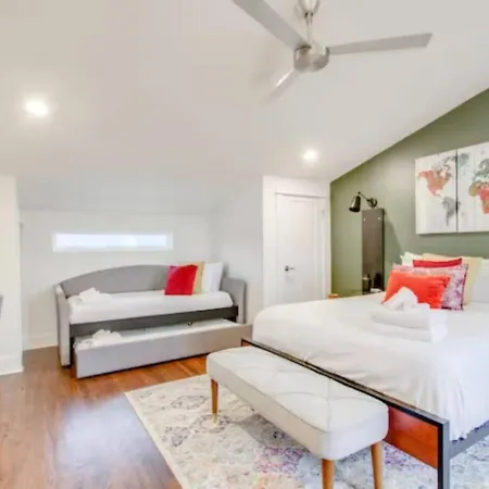 Two Townhomes Rooftop Patios Hillsboro Village Holiday home Nashville