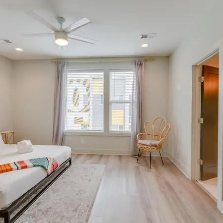 Holiday home Harmony Of Dual Townhomes With 14 Beds
