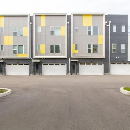 Holiday home Harmony Of Dual Townhomes With 14 Beds *