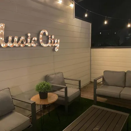 Two Townhomes Rooftop Patios Hillsboro Village Holiday home