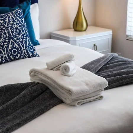 Holiday home Two Townhomes - Hot Tubs And Rooftop Balconies Nashville