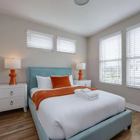 Two Townhomes - Hot Tubs And Rooftop Balconies