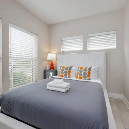 Holiday home Two Townhomes - Hot Tubs And Rooftop Balconies Nashville