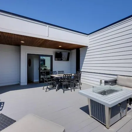 Two Townhomes Rooftop Lounges With Skyline Views * Nashville