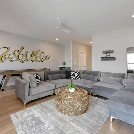 Holiday home Two Townhomes- Rooftop Lounges- Hot Tub- Game *