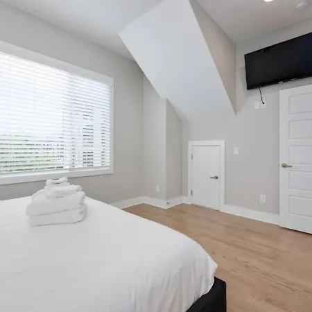 Two Townhomes- Rooftop Lounges- Hot Tub- Game Nashville