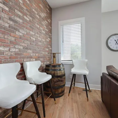 Holiday home Two Townhomes Rooftop Lounges With Skyline Views *