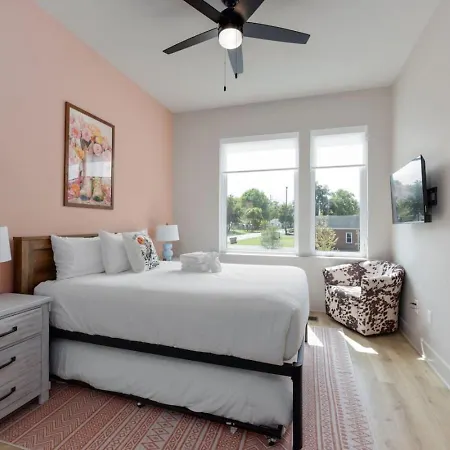 Hey Dolly Denim Dual Townhomes * Nashville