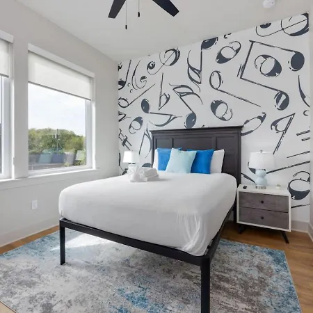 Holiday home Music Abode And Cowgirl Up Dual Townhomes