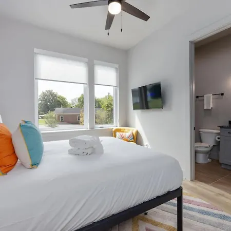Hey Dolly Denim Dual Townhomes Holiday home