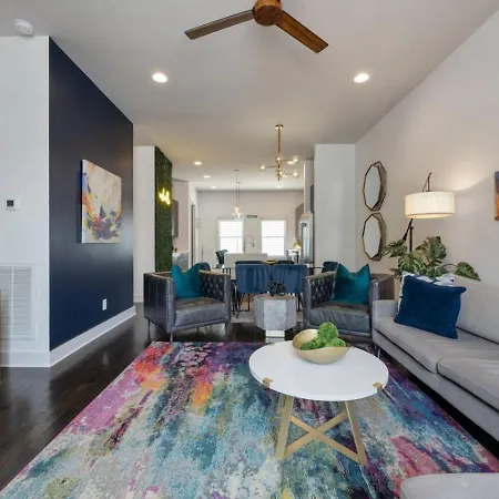 Luxury Double Townhomes With Two Huge Sky Rooftops Holiday home Nashville
