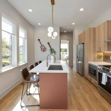 Music Abode And Cowgirl Up Dual Townhomes Nashville
